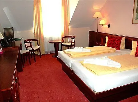 Hotell Komorni Hurka 4*