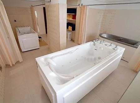 Komorni Hurka 4*