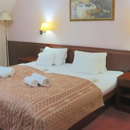 Komorni Hurka Hotel