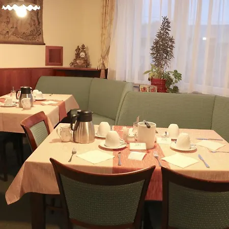 Komorni Hurka 4*
